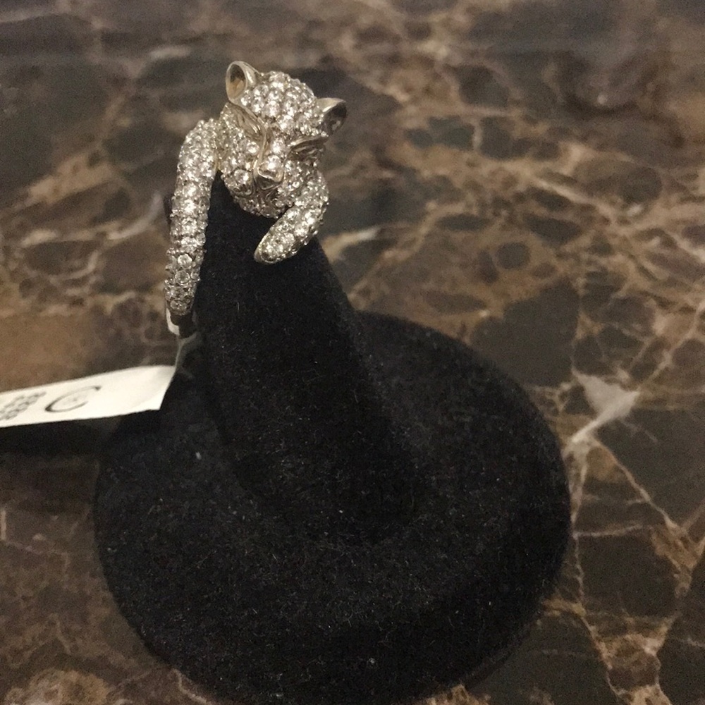 Silver pantera ring